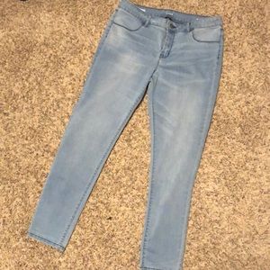 a.n.a Light Wash Skinny Jegging